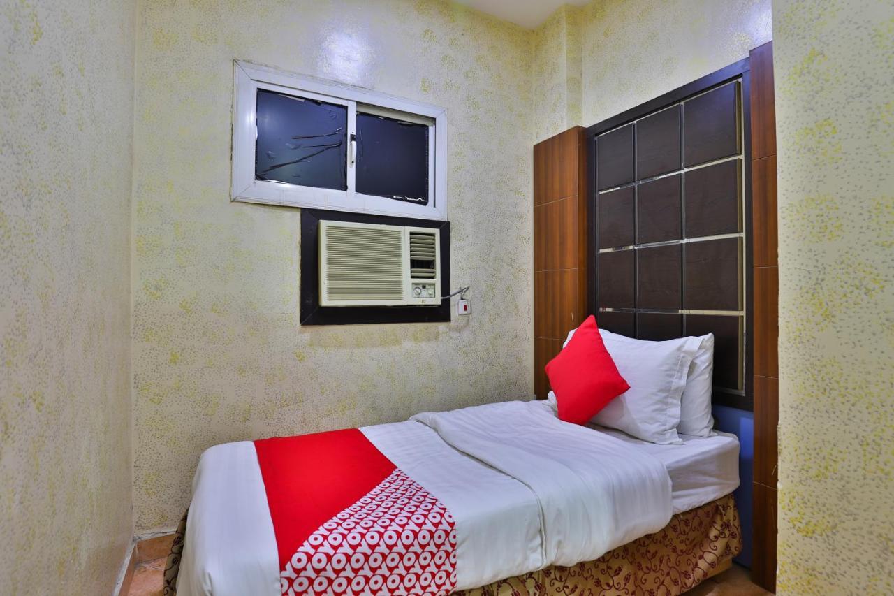 Oyo 396 Alam Al Sala Al Kobra Towers Hotel Джеда Екстериор снимка