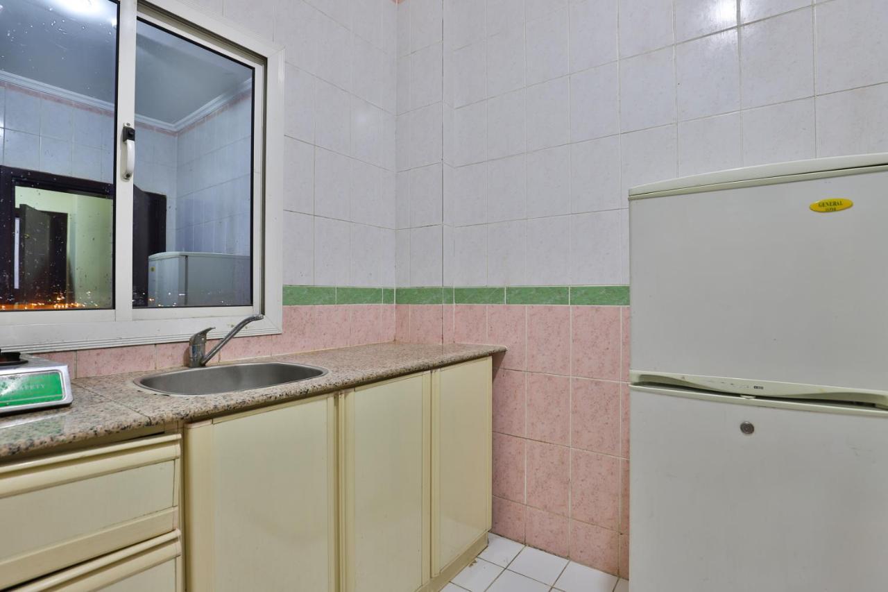 Oyo 396 Alam Al Sala Al Kobra Towers Hotel Джеда Екстериор снимка